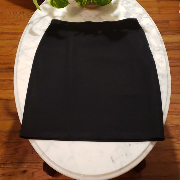 Giorgio Armani Dresses & Skirts - Giorgio Armani Classic Vintage Mini Skirt 40